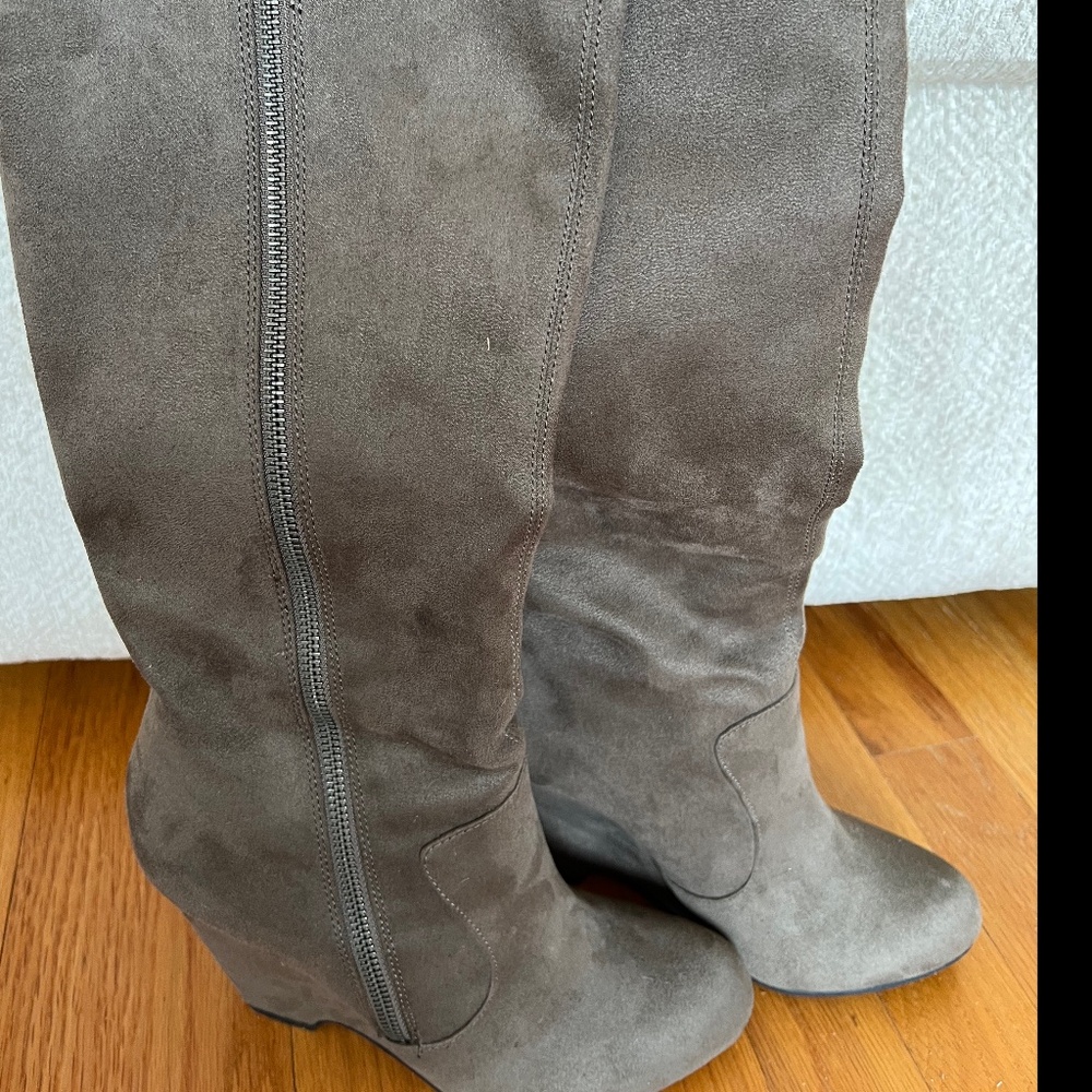 MIA SHOES Rosetta Suede Knee-High BOOTS